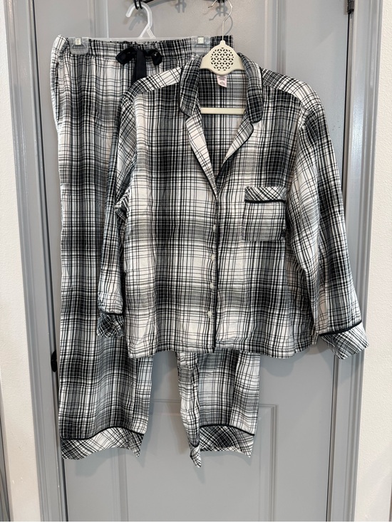 Victoria's Secret Other - Victoria's Secret Black & White Plaid Pajama Set